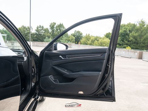 Used 2018 Honda Accord Touring image 43