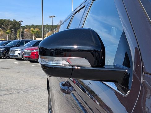 Used 2025 Lincoln Navigator L Black Label image 12