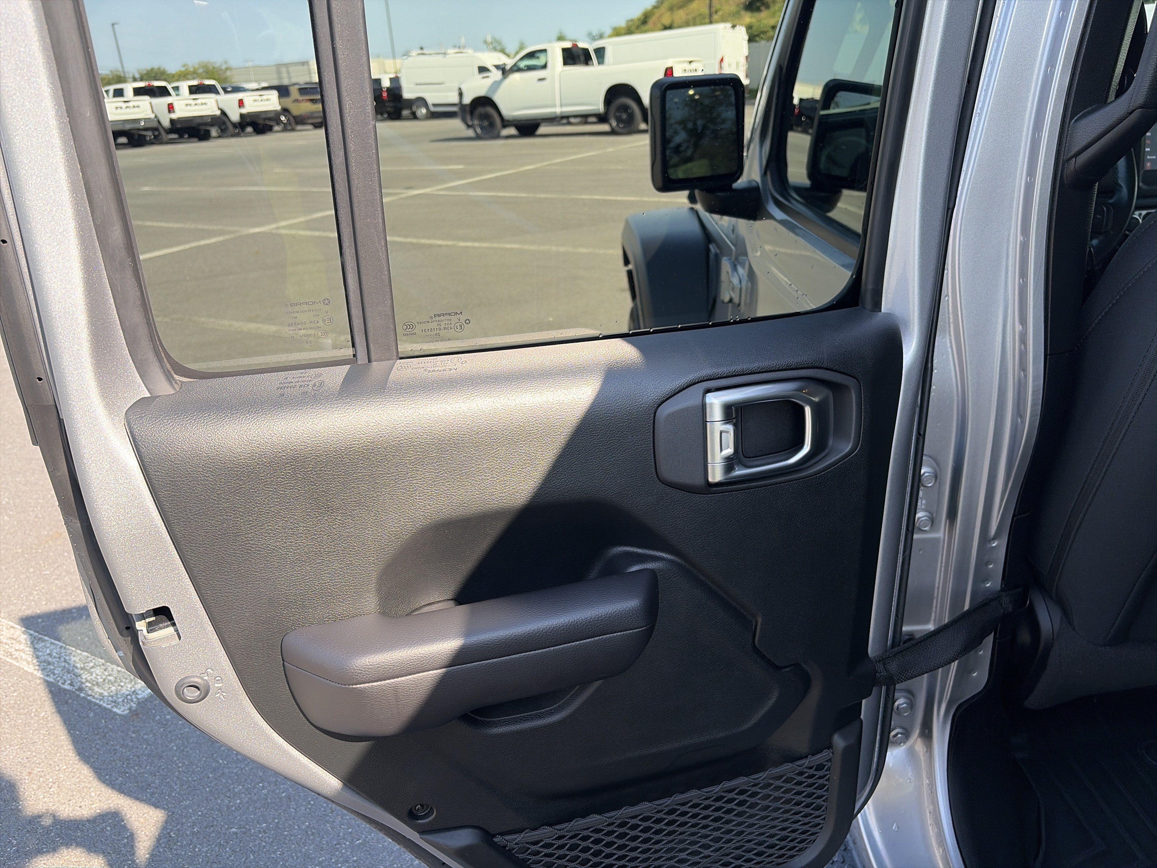 Used 2020 Jeep Wrangler Unlimited Sport S AWD/4WD image 19