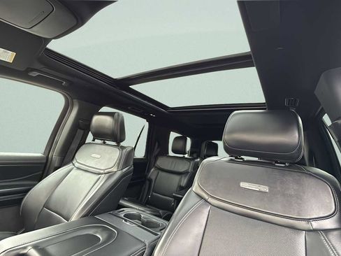 Used 2025 Ford Expedition Platinum w/ Stealth Performance Package image 27