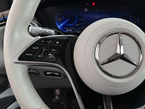 Used 2023 Mercedes-Benz EQS 580 4MATIC SUV image 14