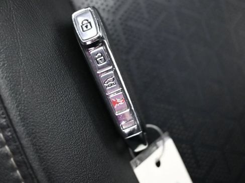Used 2023 Kia Sorento EX AWD/4WD image 18