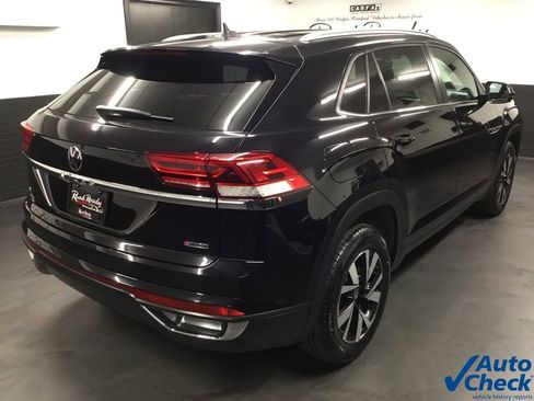 Used 2021 Volkswagen Atlas Cross Sport SE image 11