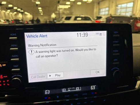 Used 2023 Toyota Sienna XLE FWD image 16