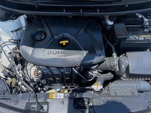 Used 2013 Hyundai Elantra GT w/ Touch & Go Pkg FWD image 32