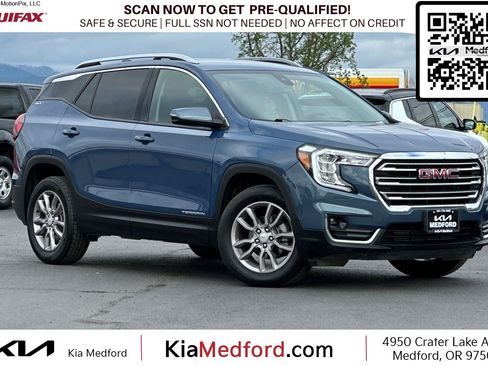 Used 2024 GMC Terrain SLT AWD/4WD image 1