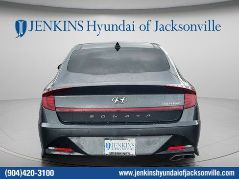 Used 2022 Hyundai Sonata Limited w/ Cargo Package FWD image 6