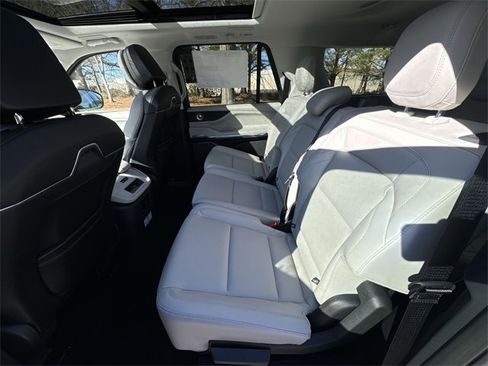 New 2025 Lincoln Navigator L Reserve image 23