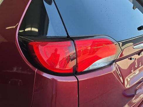 Used 2020 Chrysler Pacifica Limited FWD image 10
