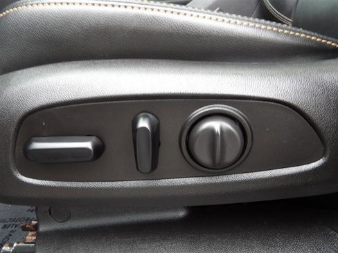 Used 2019 GMC Terrain SLT w/ Infotainment Package II image 27