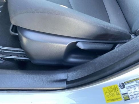 Used 2022 Toyota Corolla LE image 28