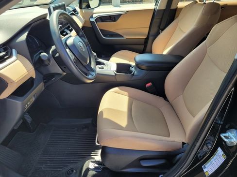 Used 2024 Toyota RAV4 LE AWD/4WD image 15