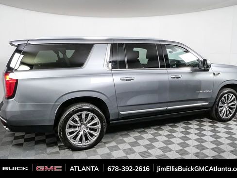 Used 2021 GMC Yukon XL Denali w/ Denali Premium Package image 31