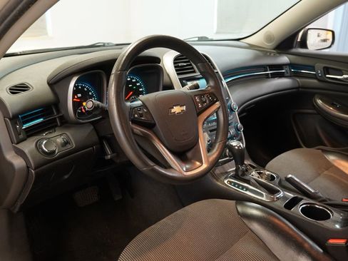 Used 2015 Chevrolet Malibu LT w/ Power Convenience Package FWD image 6