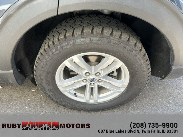 Used 2022 Ford Explorer XLT w/ Equipment Group 202A AWD/4WD image 17