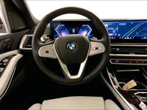 Certified 2026 BMW X7 xDrive40i image 4