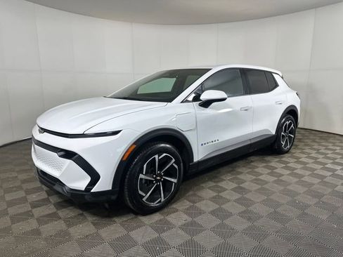 Used 2025 Chevrolet Equinox EV LT image 7