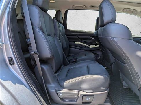 Certified 2025 Subaru Ascent Bronze Edition AWD/4WD image 22