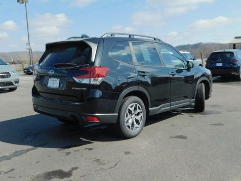 Used 2023 Subaru Forester Premium image 9
