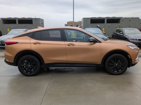 Used 2024 Buick Envista Sport Touring w/ Convenience I Package FWD image 4