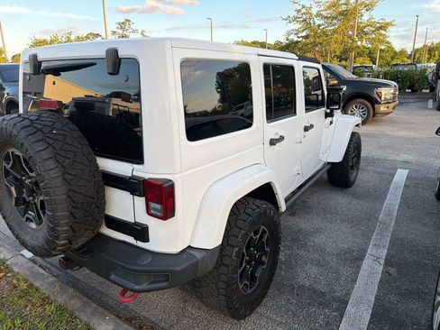 Used 2016 Jeep Wrangler Unlimited Rubicon image 13