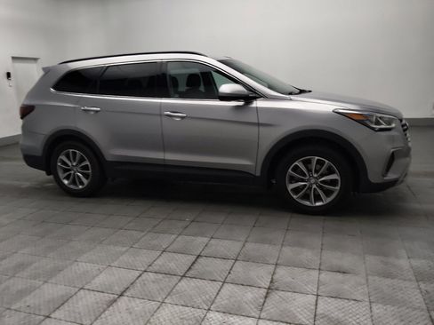 Used 2018 Hyundai Santa Fe SE FWD image 11