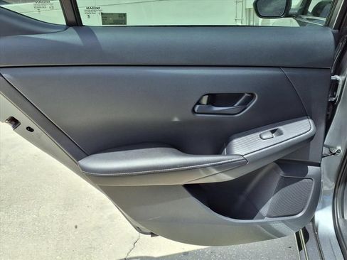 Used 2024 Nissan Sentra SV FWD image 16