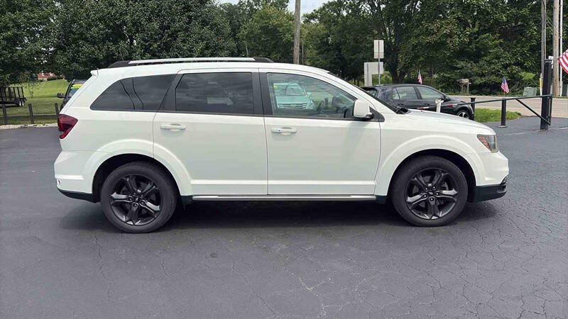 Used 2019 Dodge Journey Crossroad FWD image 1