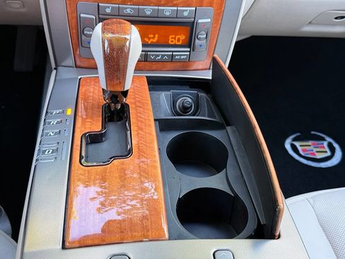 Used 2006 Cadillac XLR RWD image 22