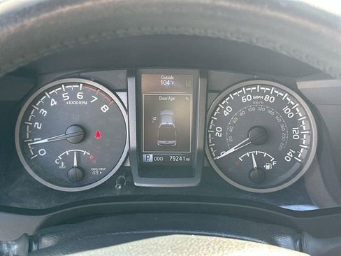 Used 2018 Toyota Tacoma TRD Sport w/ Technology Package image 10