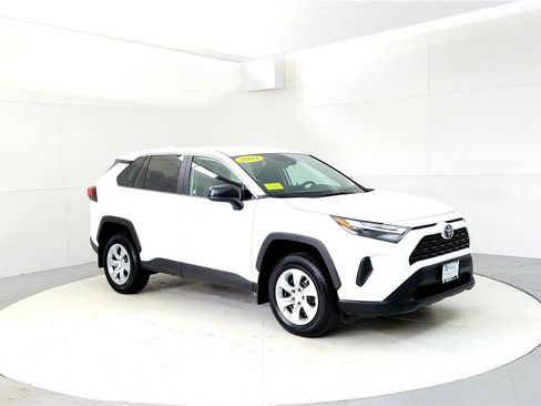 Used 2023 Toyota RAV4 LE image 7