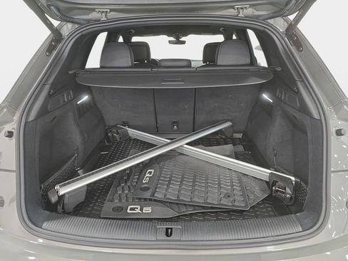 Used 2023 Audi Q5 2.0T Premium w/ Convenience Package AWD/4WD image 29