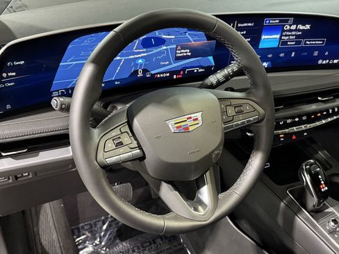 New 2025 Cadillac XT4 Premium Luxury image 3