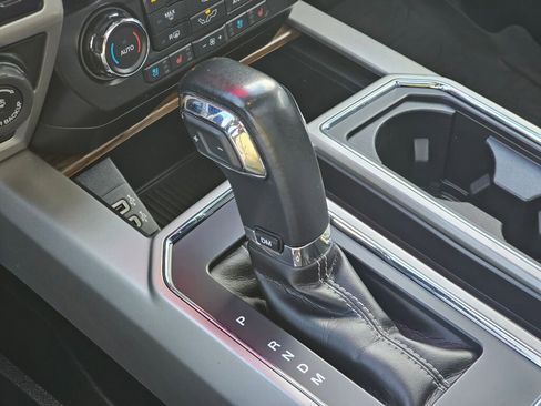 Used 2020 Ford F150 Lariat image 34