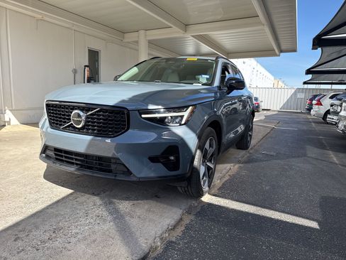 Certified 2023 Volvo XC40 B5 Plus w/ Protection Package Premier image 1