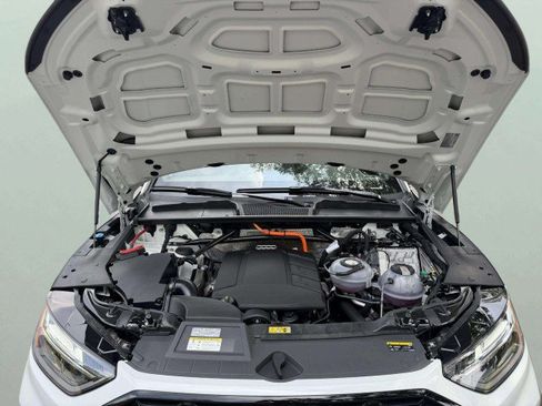 Certified 2025 Audi Q5 e Premium Plus w/ Premium Plus Package AWD/4WD image 34