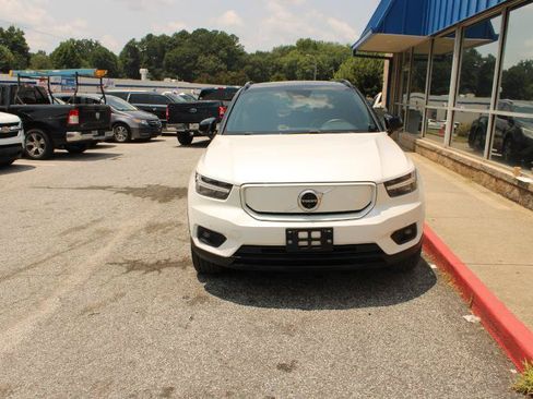 Used 2022 Volvo XC40 P8 Recharge Plus AWD/4WD image 2