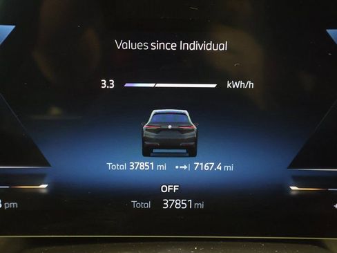 Used 2024 BMW iX xDrive50 w/ Premium Package image 16