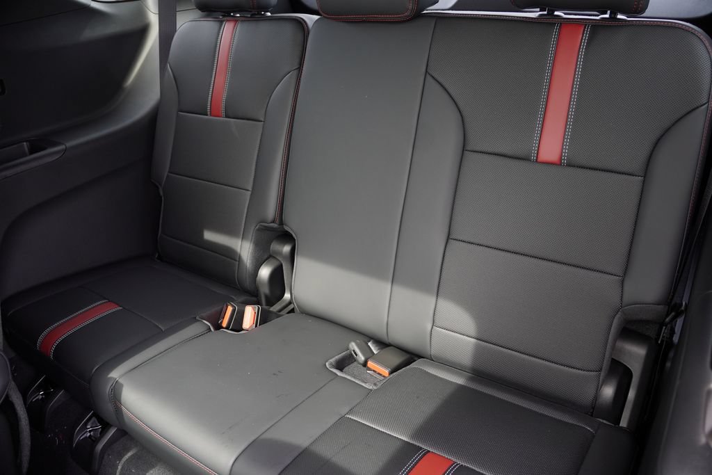 New 2027 Chevrolet Traverse RS AWD/4WD image 12