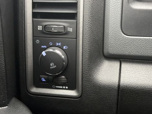 Used 2019 RAM 1500 Express image 22