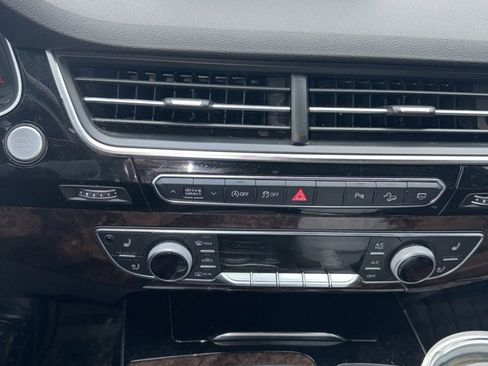 Used 2018 Audi Q7 3.0T Prestige image 8