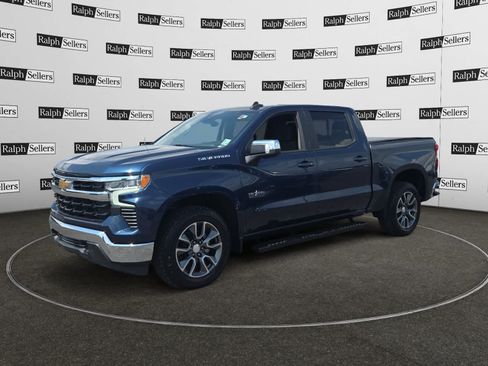 Used 2022 Chevrolet Silverado 1500 LT w/ Texas Edition Plus RWD image 2