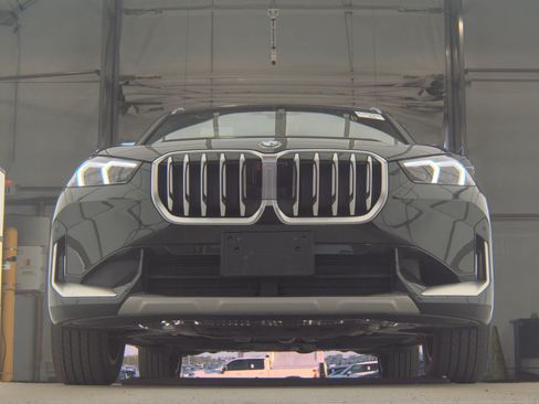Used 2026 BMW X1 xDrive28i AWD/4WD image 4