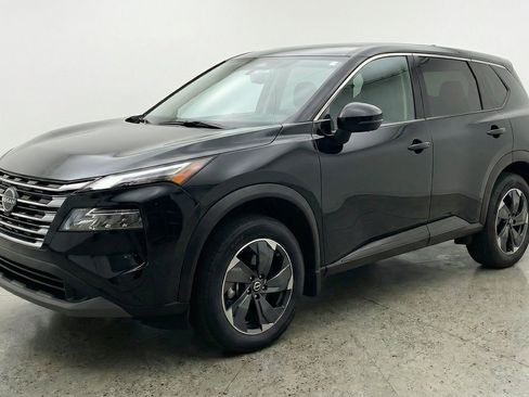 Used 2025 Nissan Rogue SV FWD image 3