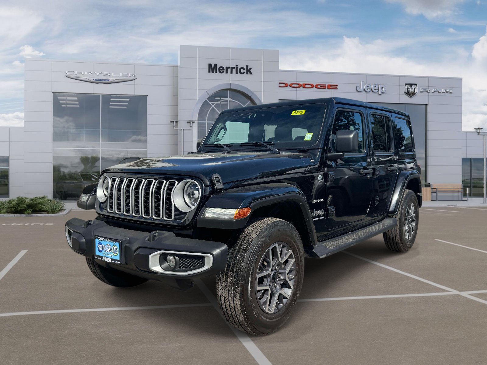 Used 2024 Jeep Wrangler Unlimited Sahara AWD/4WD image 4