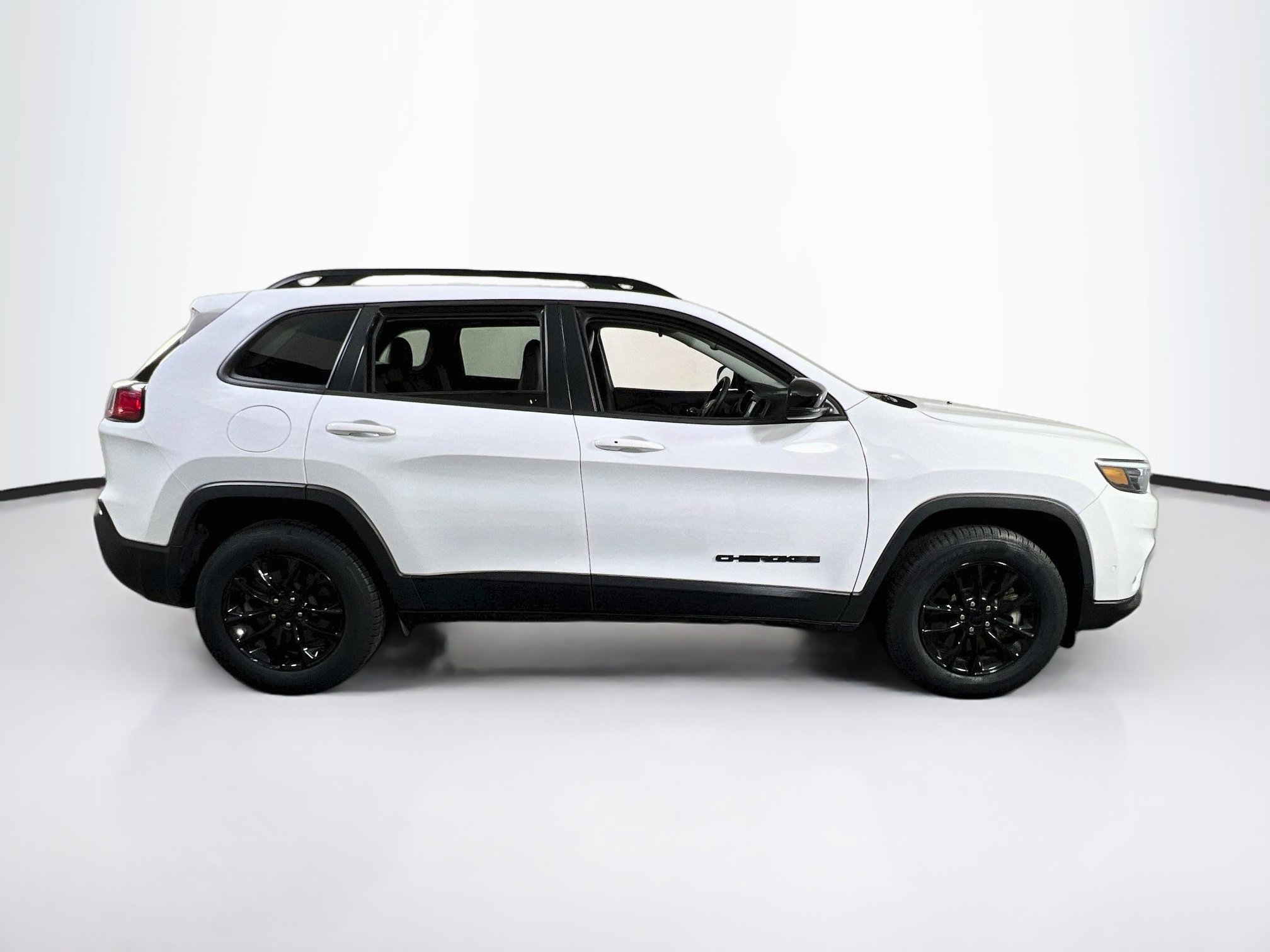 Used 2023 Jeep Cherokee Altitude Lux w/ Lux Elite Package AWD/4WD image 4