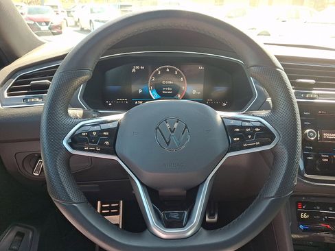 Certified 2024 Volkswagen Tiguan SE R-Line AWD/4WD image 19