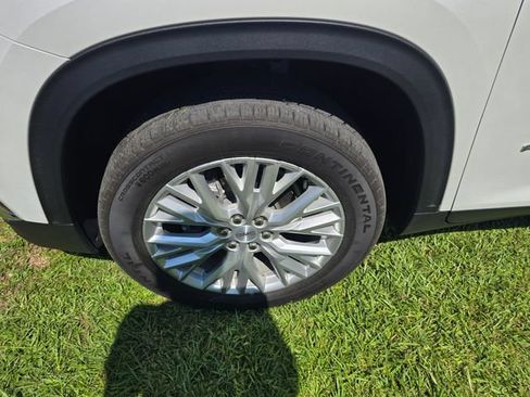Used 2025 GMC Acadia Elevation w/ Elevation Premium Package FWD image 2