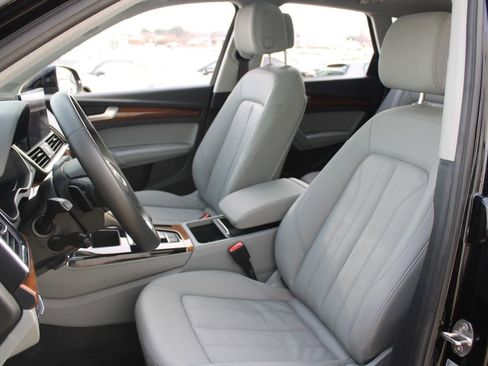 Used 2022 Audi Q5 2.0T Premium Plus w/ Premium Plus Package image 7