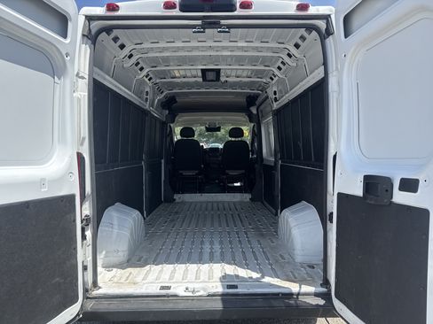 Used 2025 RAM ProMaster 2500 w/ Convenience Group FWD image 8